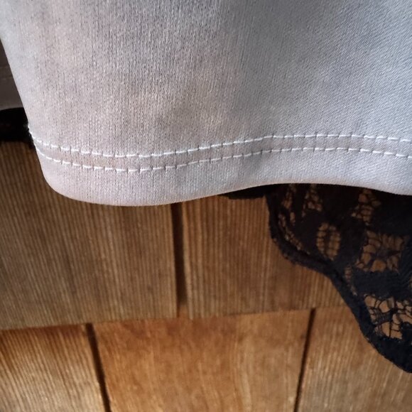 NWT Taylor Black Lace V-Neck Evening/Cocktail Dress in Women's 14 - Picture 12 of 15